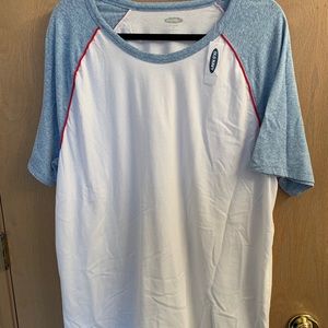 Old navy men’s t-shirt